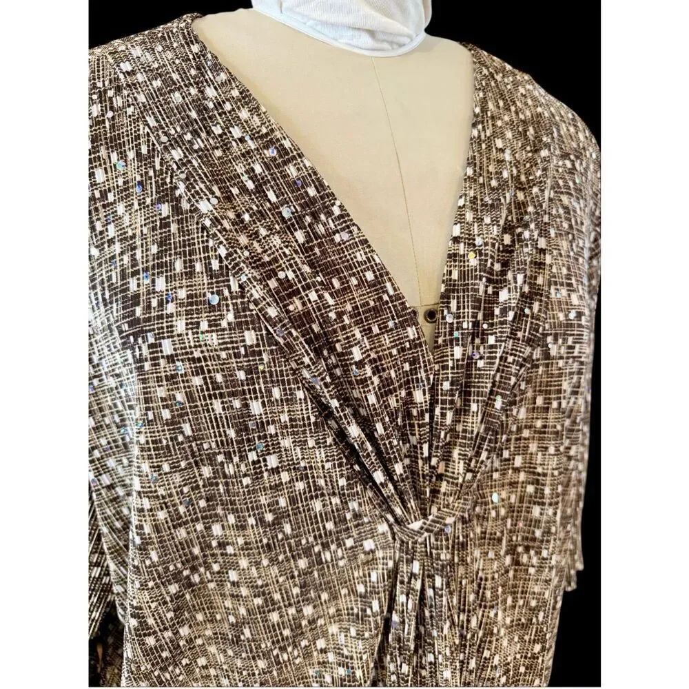 Maggie Barnes Plus Sz. 3X Top Geometric Print Top Sequins Gathered V-Neck - Picture 10 of 12